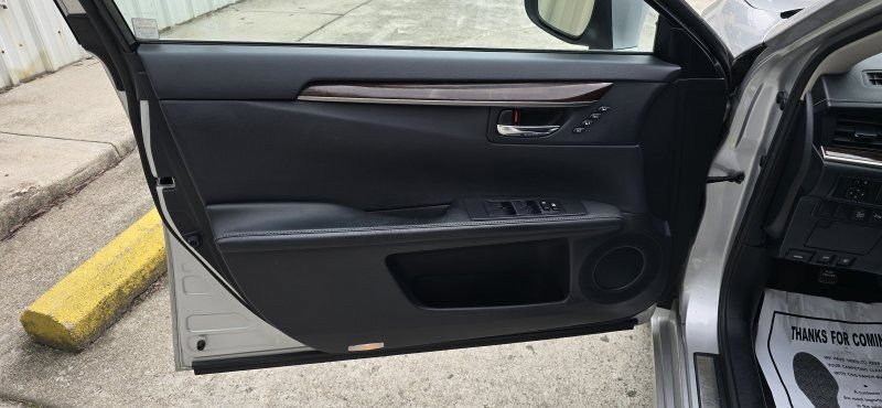 Used 2014 Lexus ES 350 w/ Luxury Package FWD image 15