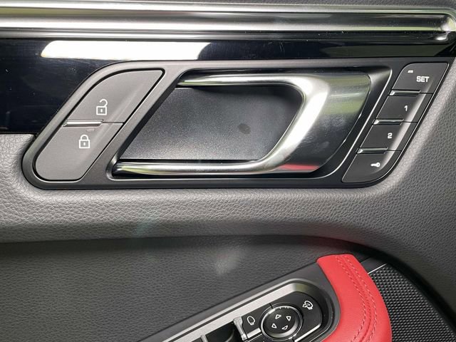 New 2026 Porsche Macan image 36