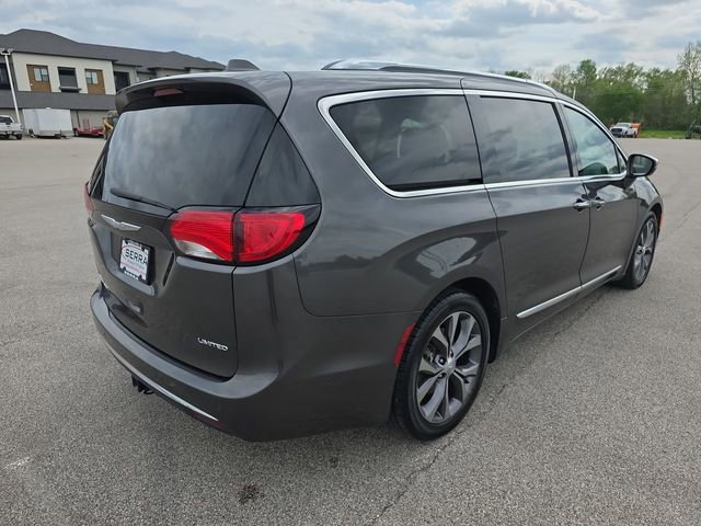 Used 2018 Chrysler Pacifica Limited w/ Tire & Wheel Group image 13
