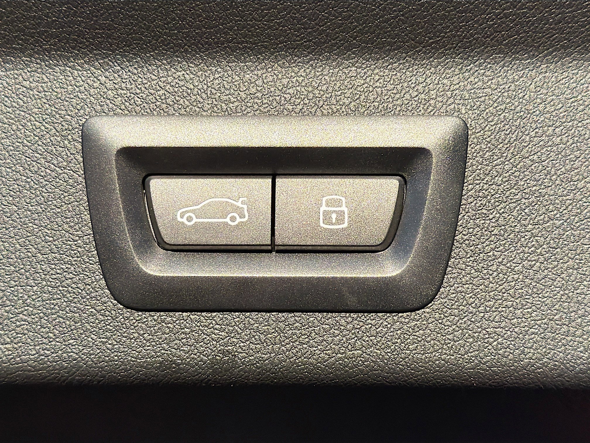 Used 2025 BMW X2 xDrive28i image 12