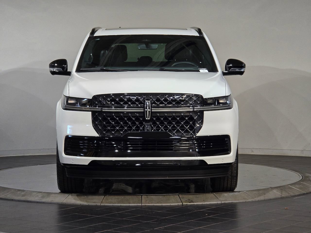 New 2025 Lincoln Navigator L Reserve w/ Jet Appearance Package image 3