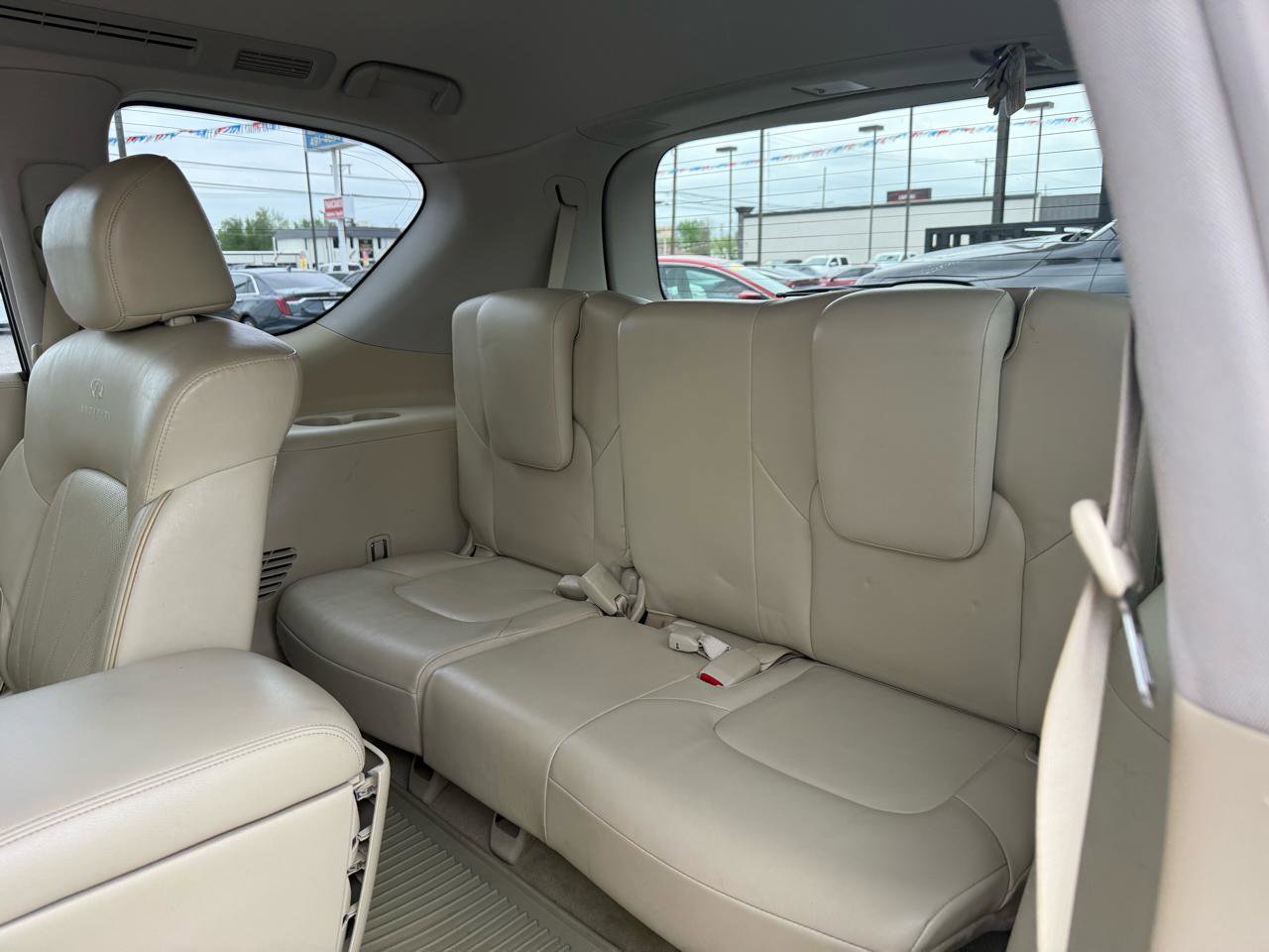 Used 2012 INFINITI QX56 4WD w/ Deluxe Touring Pkg image 19