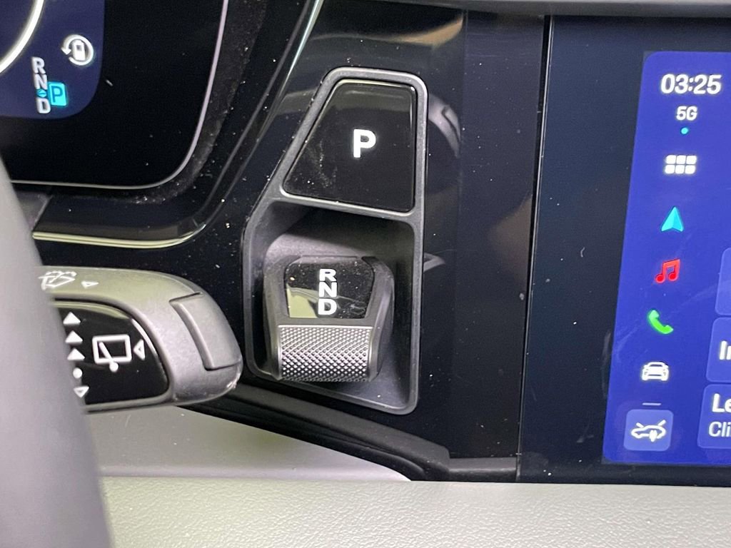 Certified 2025 Porsche Macan 4 Electric image 33