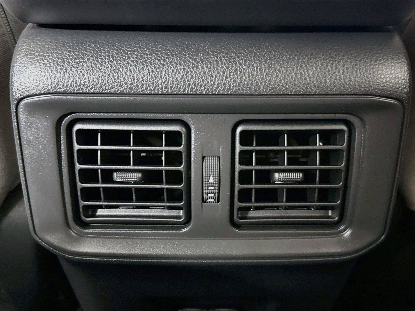 Used 2019 Toyota RAV4 XLE FWD image 34