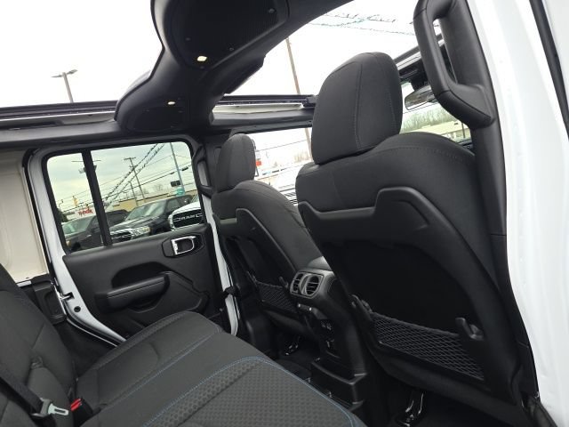 Used 2025 Jeep Wrangler Unlimited Rubicon 4xe w/ Safety Group AWD/4WD image 54