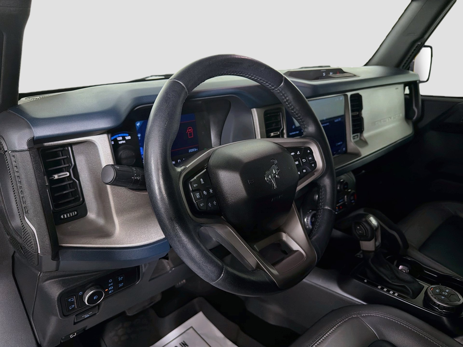 Used 2024 Ford Bronco Outer Banks AWD/4WD image 9