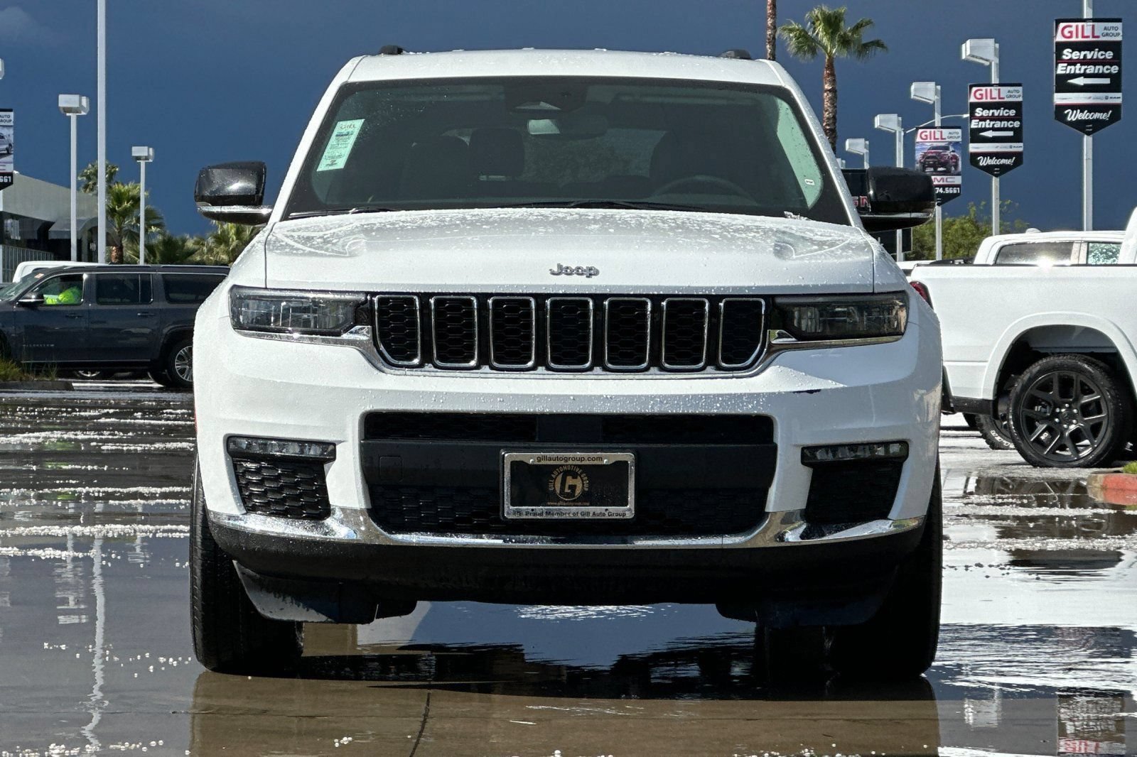Used 2023 Jeep Grand Cherokee L Limited AWD/4WD image 9
