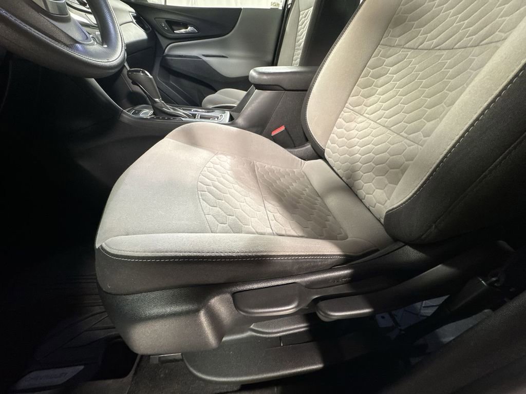 Used 2019 Chevrolet Equinox LS image 18