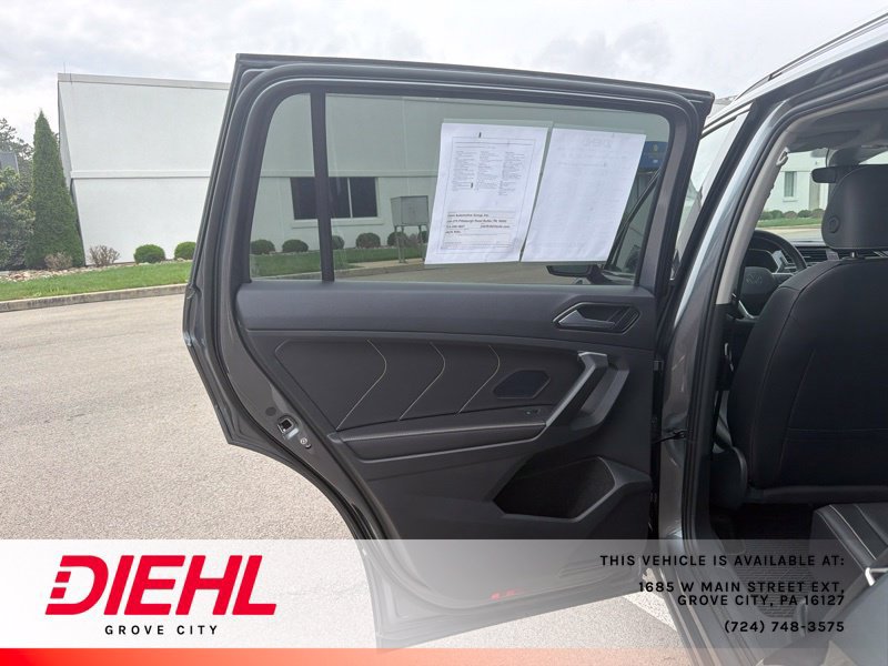 Used 2024 Volkswagen Tiguan SE AWD/4WD image 16