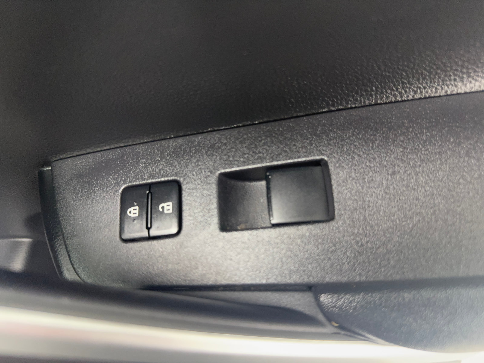 Used 2024 Toyota Corolla Cross L FWD image 34
