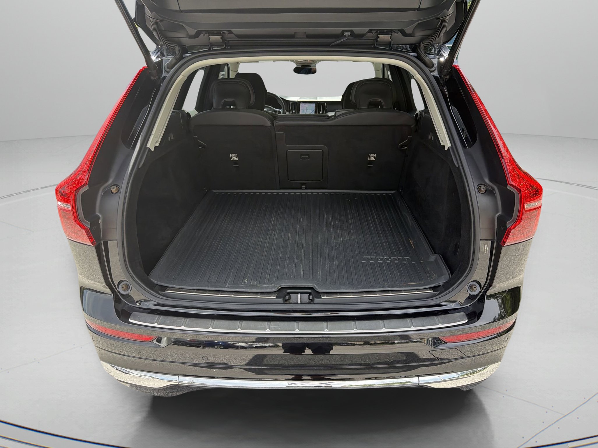 Used 2022 Volvo XC60 B5 Inscription w/ Protection Package Premier FWD image 44