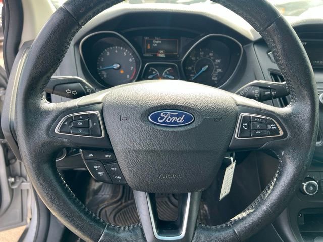 Used 2018 Ford Focus SE w/ SE Winter Package FWD image 18