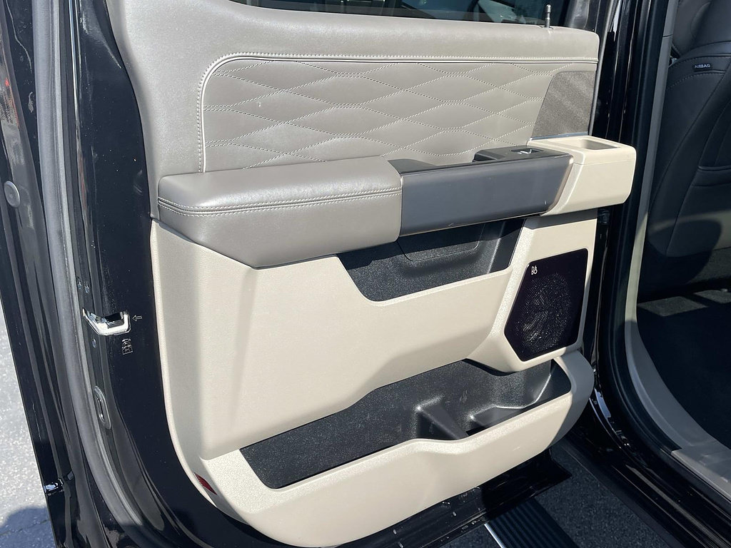 Certified 2025 Ford F250 Platinum w/ Platinum Plus Package AWD/4WD image 39