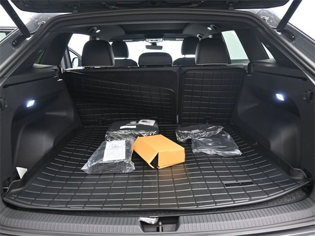 New 2025 Volkswagen Atlas Cross Sport SEL Premium R-Line image 12