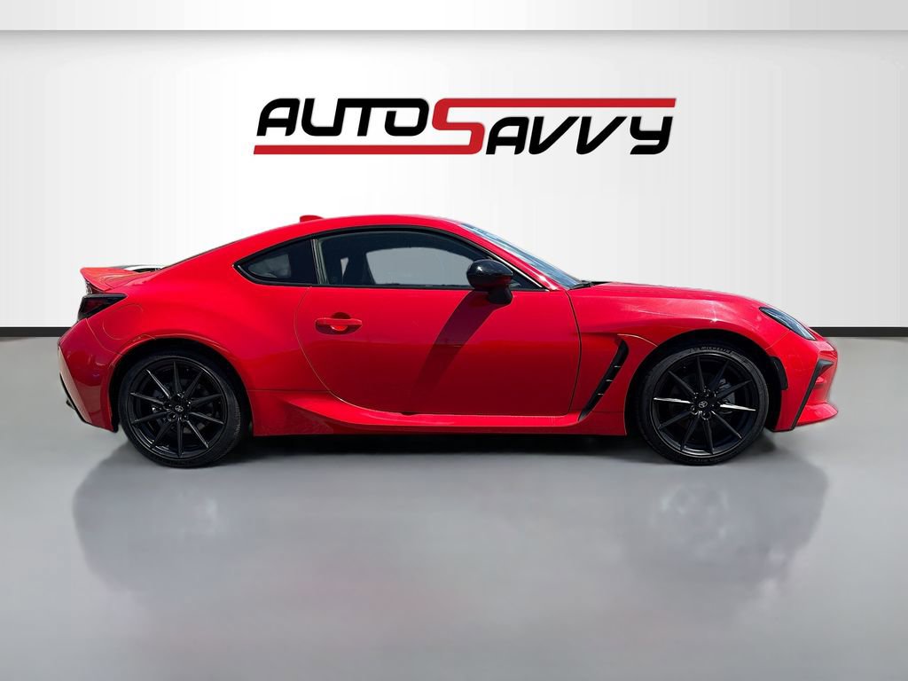 Used 2025 Toyota GR86 Premium w/ ALL Weather Mat Package (TMS) RWD image 8