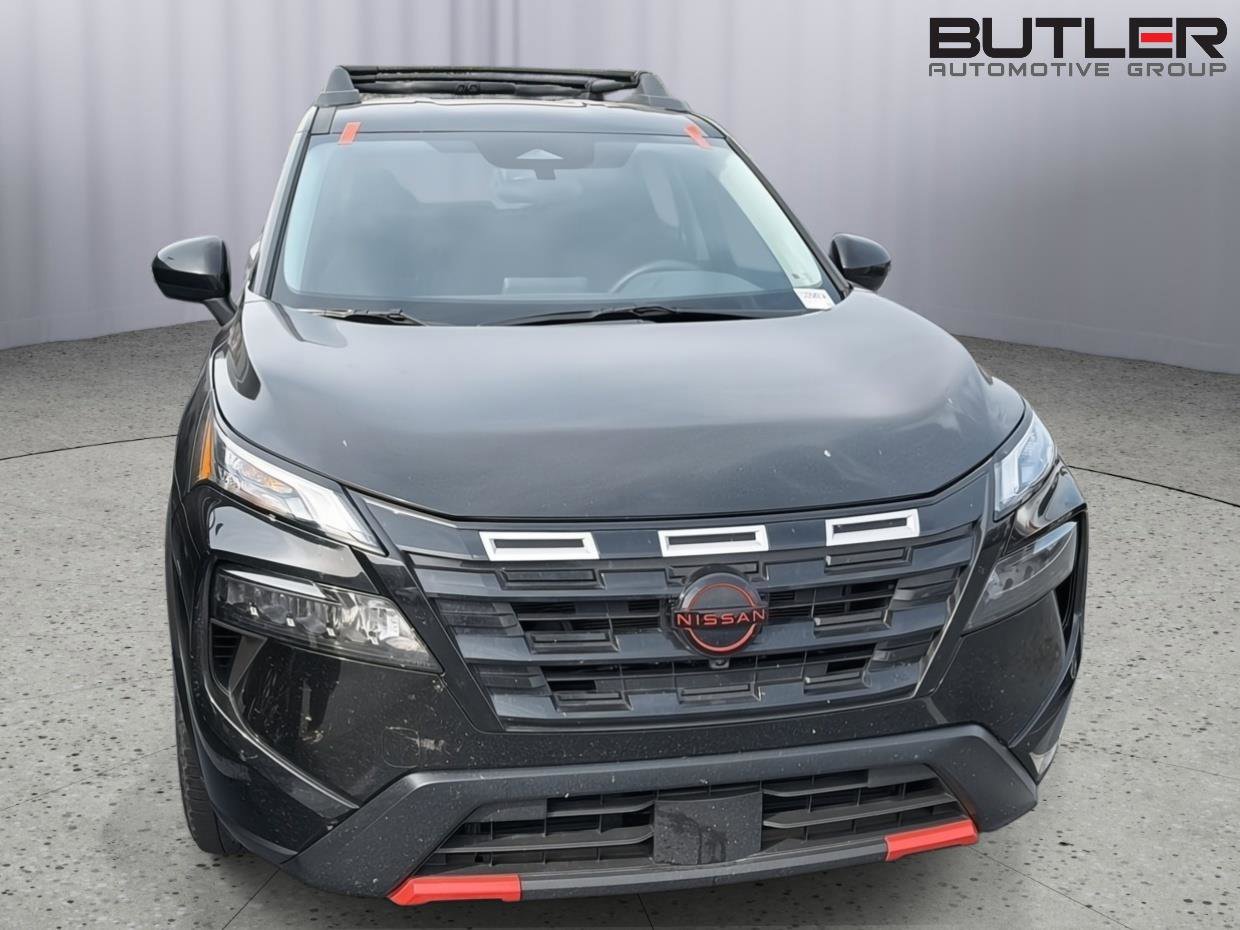 Used 2025 Nissan Rogue SV AWD/4WD image 5