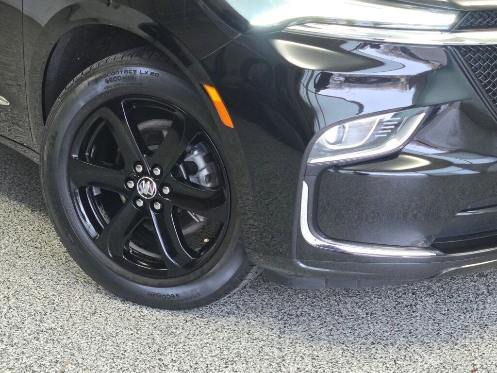 Used 2023 Buick Enclave Essence w/ Experience Buick Package image 3