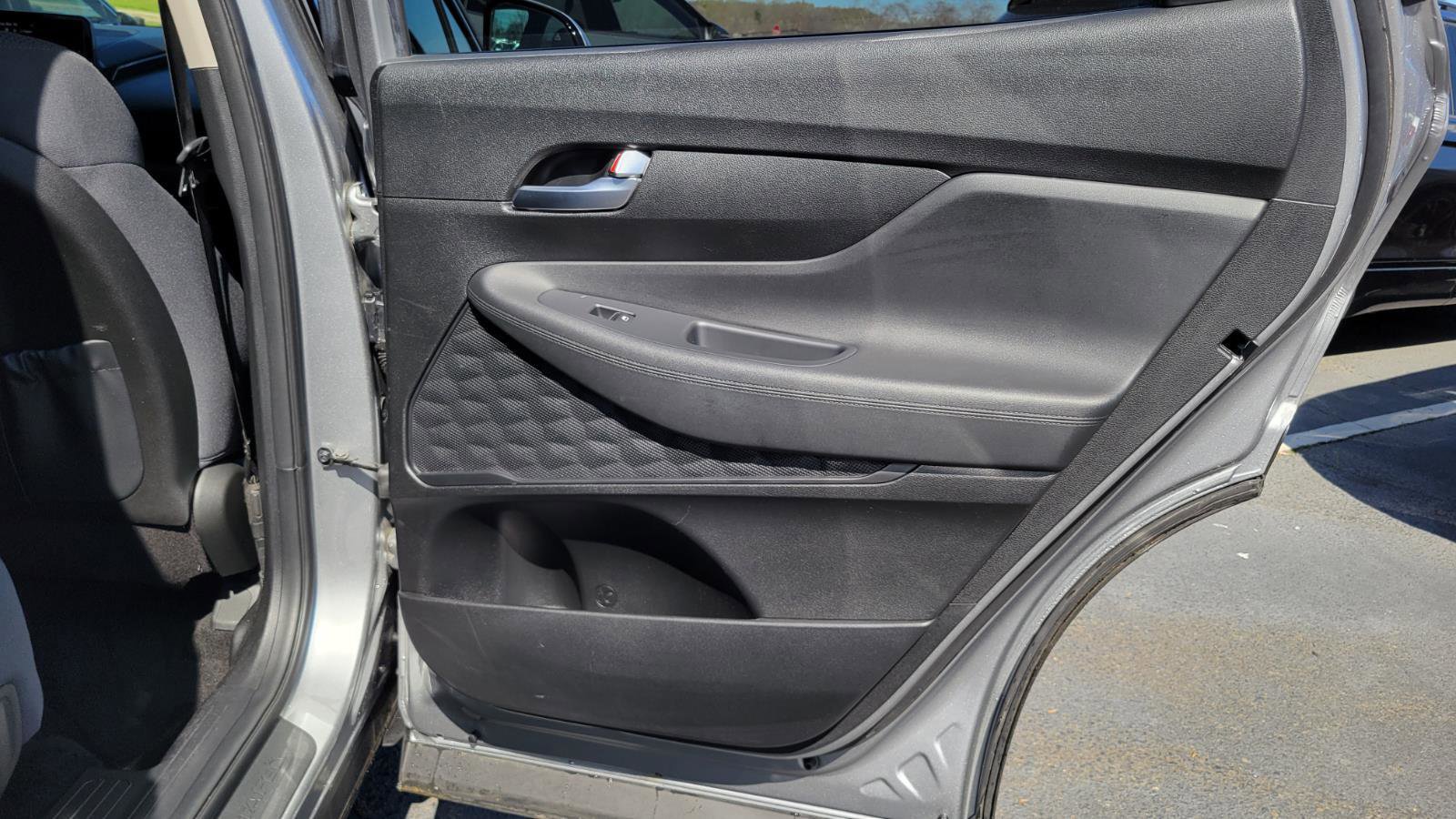 Used 2023 Hyundai Santa Fe SEL w/ Winter Weather Package image 38