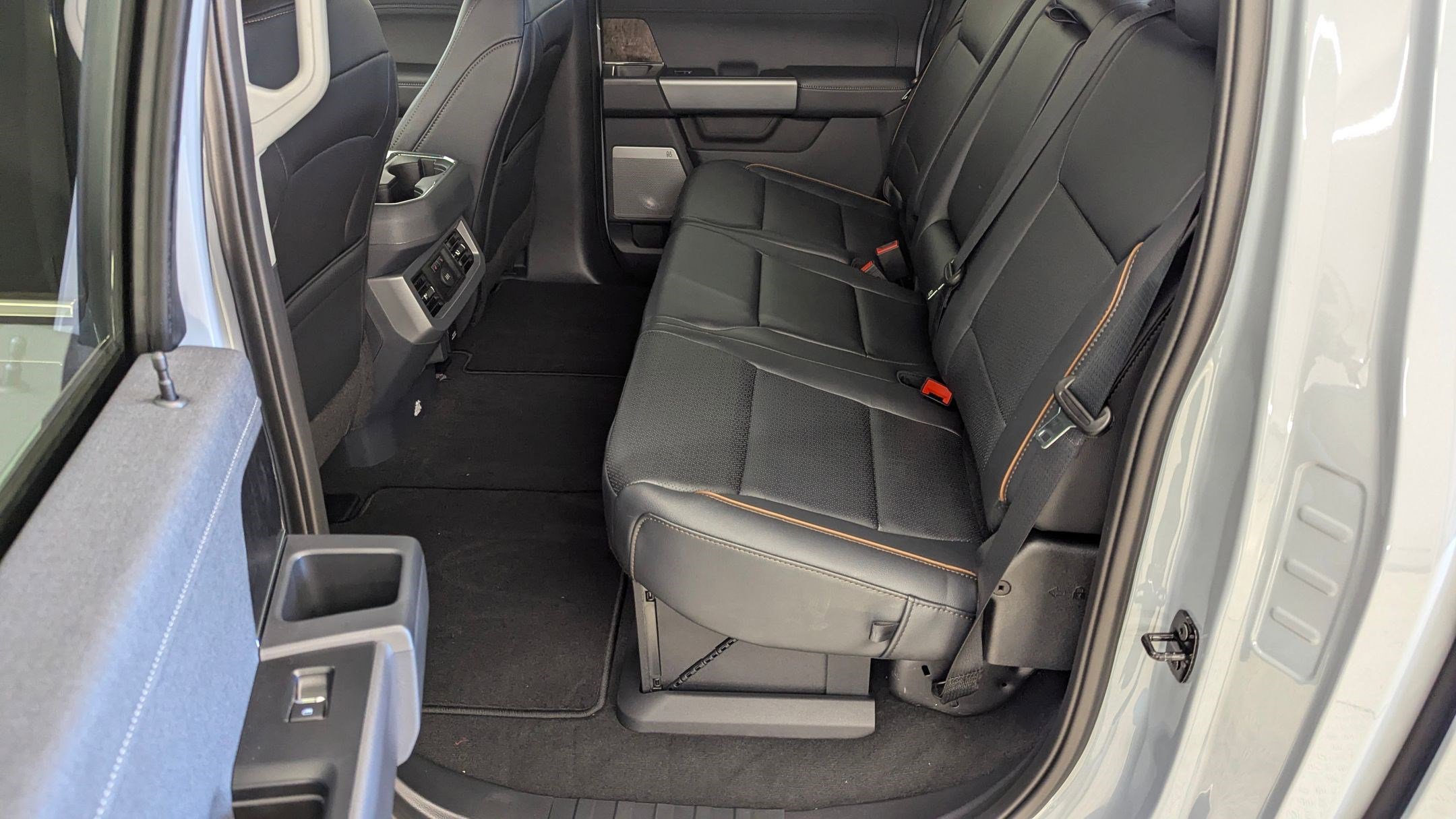 New 2026 Ford F250 Lariat w/ Chrome Package image 13