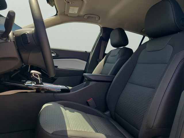 New 2026 Chevrolet Trax LT w/ LT Convenience Package FWD image 22