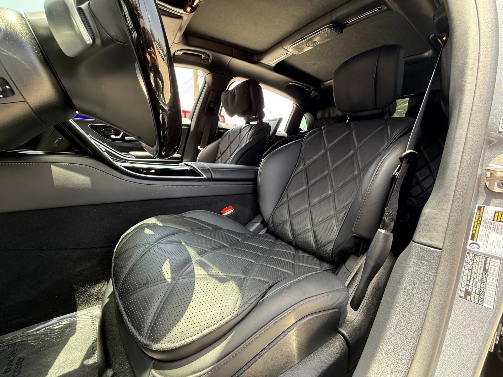 Used 2024 Mercedes-Benz Maybach S 580 4MATIC image 25