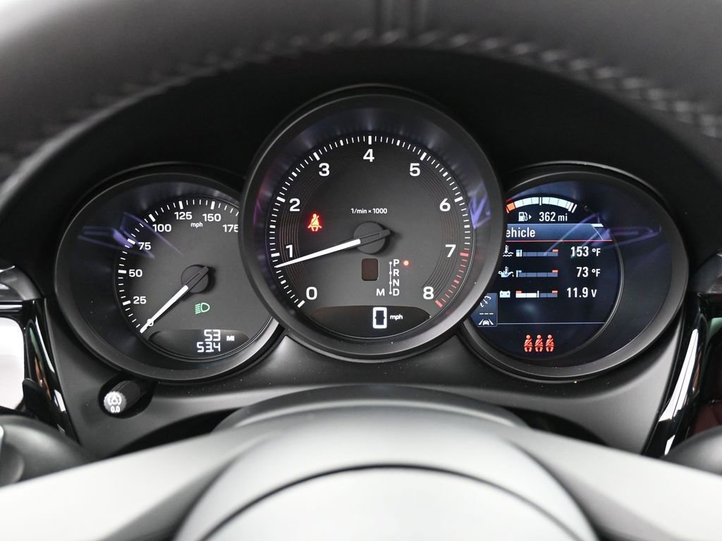 Certified 2025 Porsche Macan AWD/4WD image 19