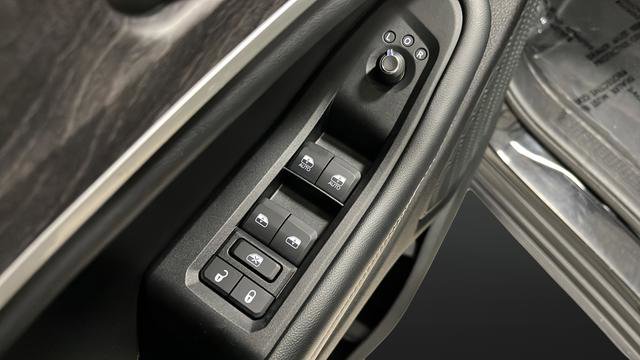 Used 2023 Jeep Grand Cherokee L Limited w/ Luxury Tech Group II AWD/4WD image 22