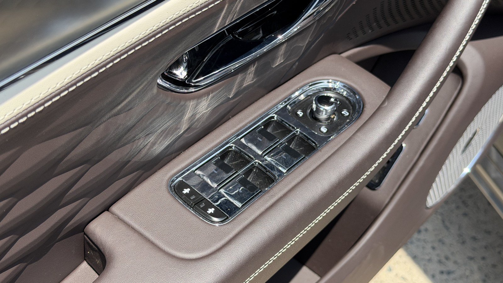 Certified 2024 Bentley Flying Spur W12 AWD/4WD image 18