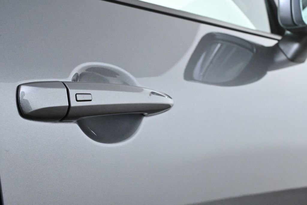 Used 2023 Nissan Rogue SV w/ SV Premium B Package image 11