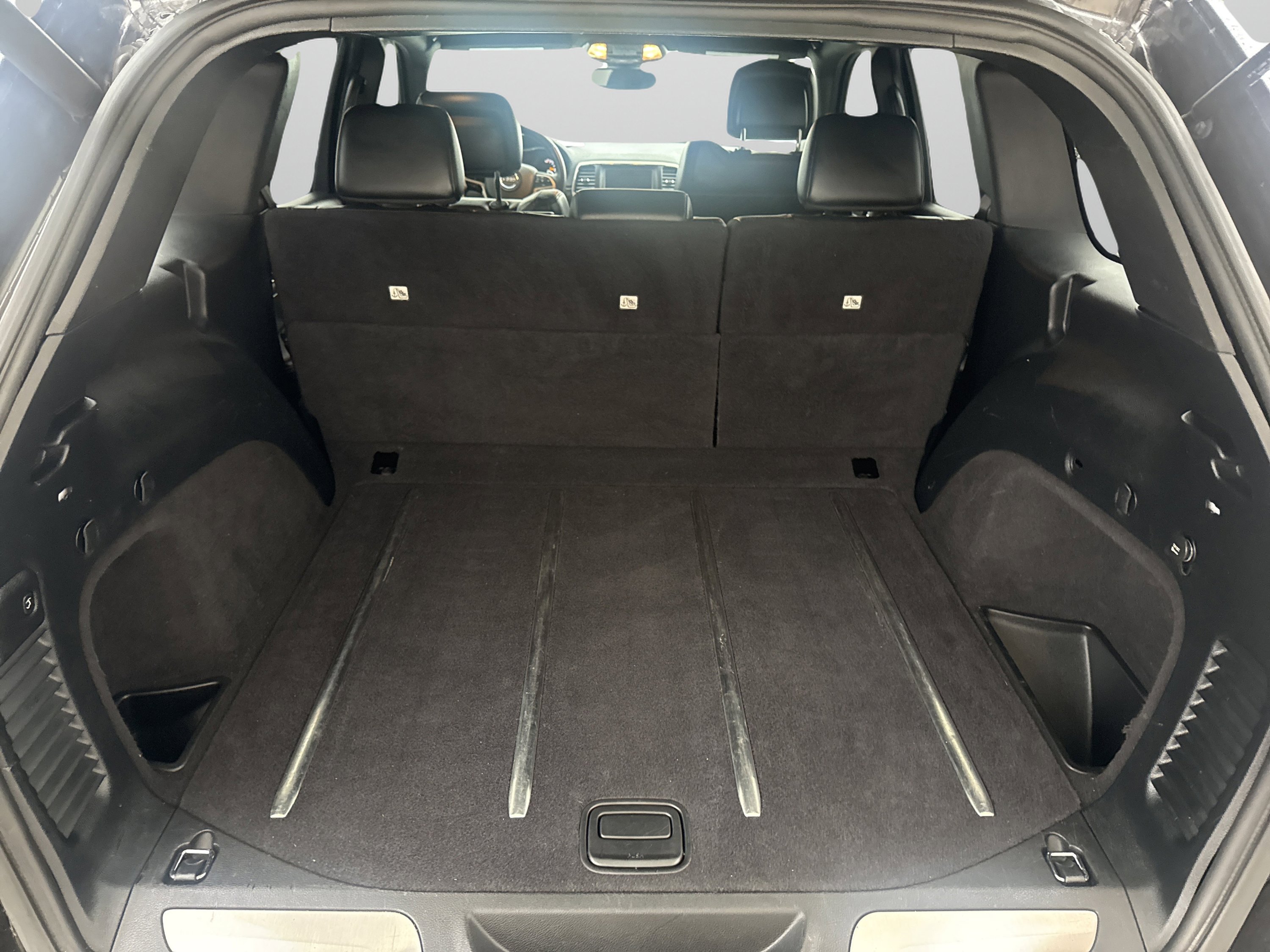 Used 2017 Jeep Grand Cherokee Limited image 9