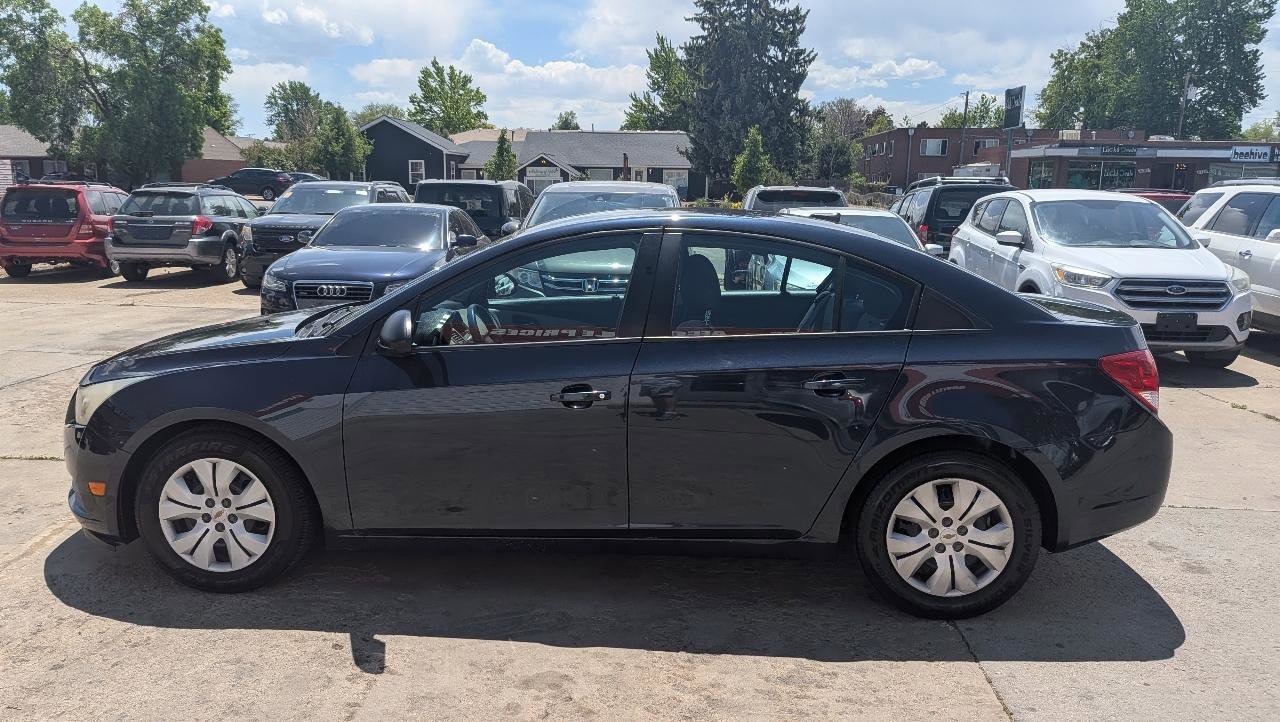Used 2014 Chevrolet Cruze LS FWD image 8