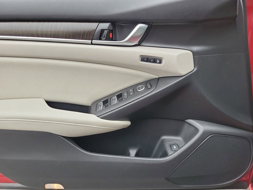 Used 2018 Honda Accord Touring image 21