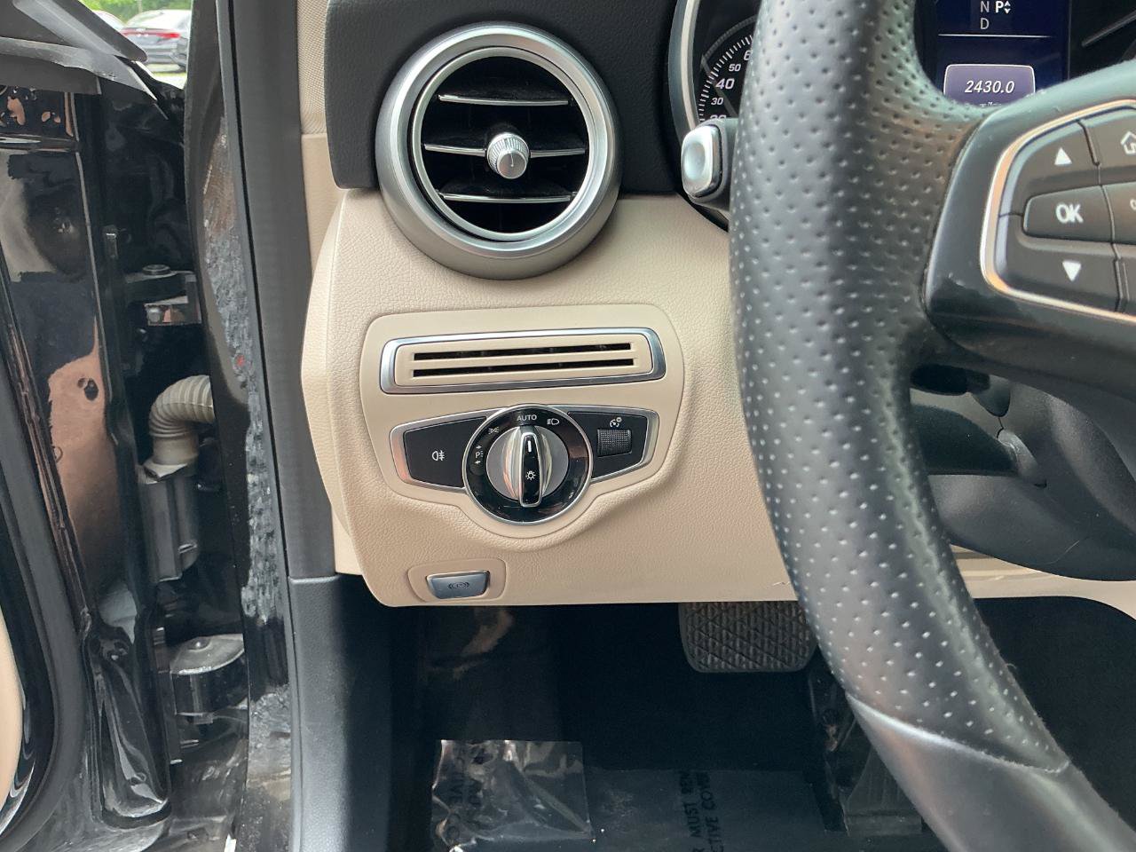 Used 2016 Mercedes-Benz C 300 4MATIC Sedan image 11