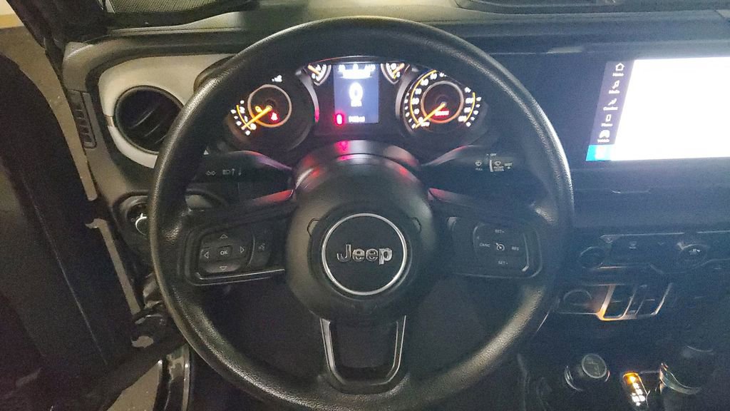 Used 2025 Jeep Gladiator Sport image 27