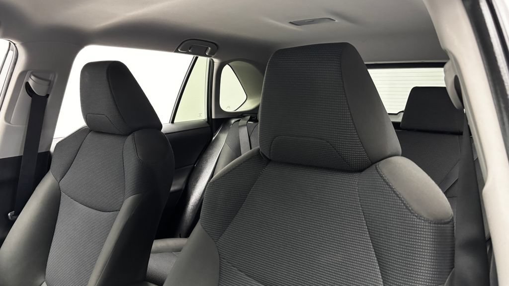 Used 2023 Toyota RAV4 LE FWD image 15