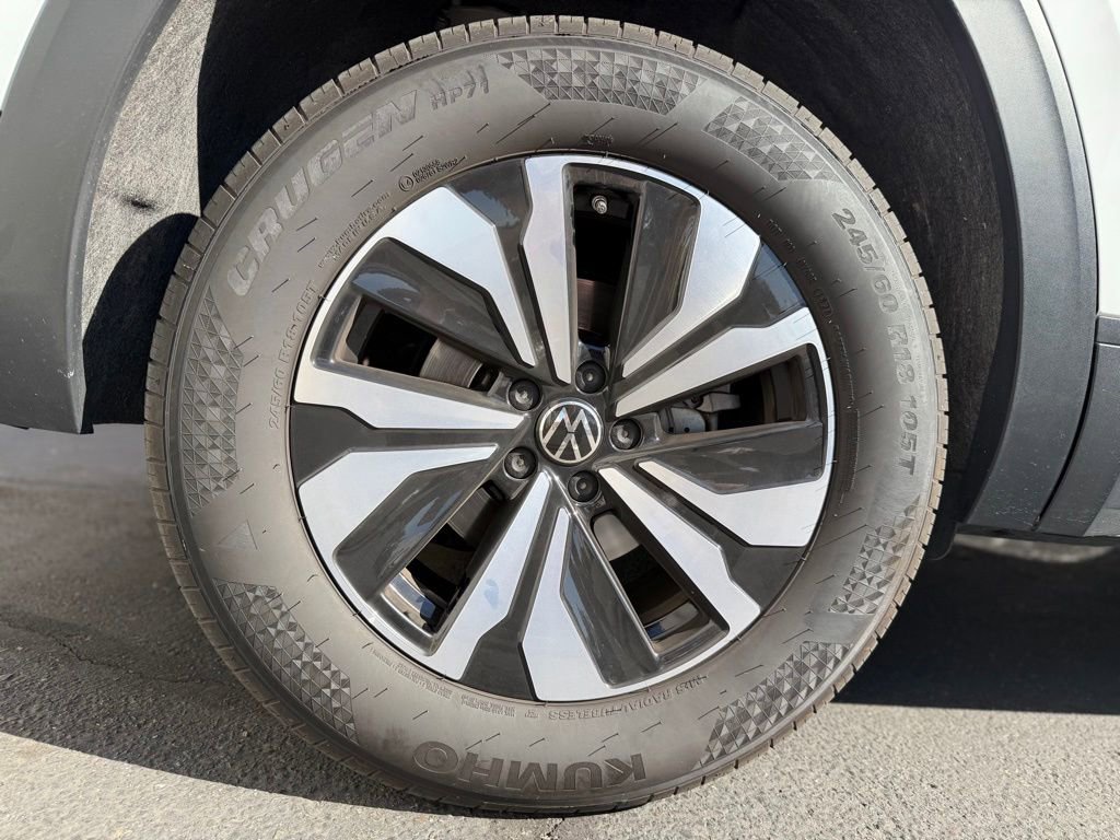 Used 2025 Volkswagen Atlas SE AWD/4WD image 6