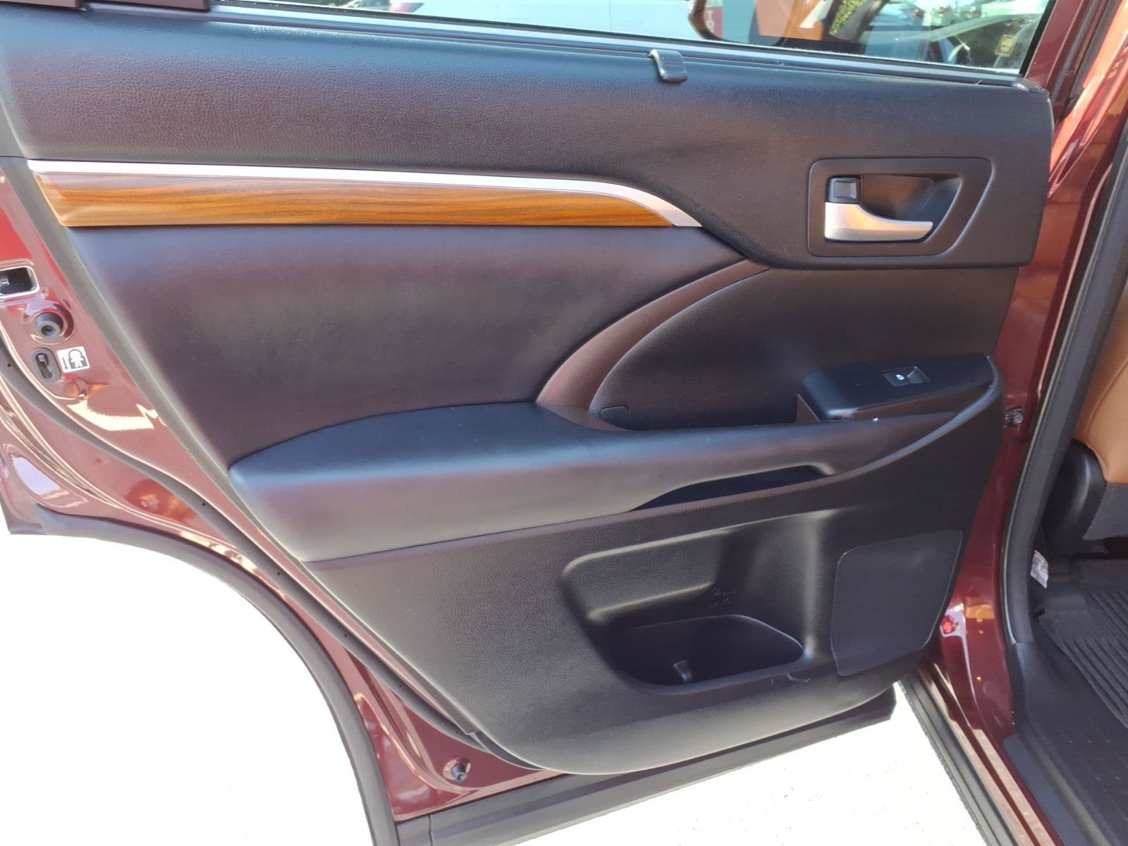Used 2018 Toyota Highlander Limited w/ Protection Package #3 AWD/4WD image 14