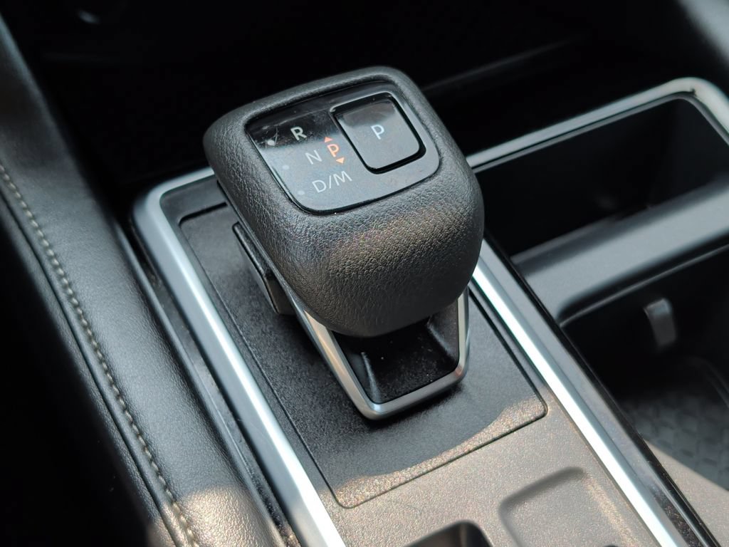 Used 2025 Nissan Pathfinder SV AWD/4WD image 24