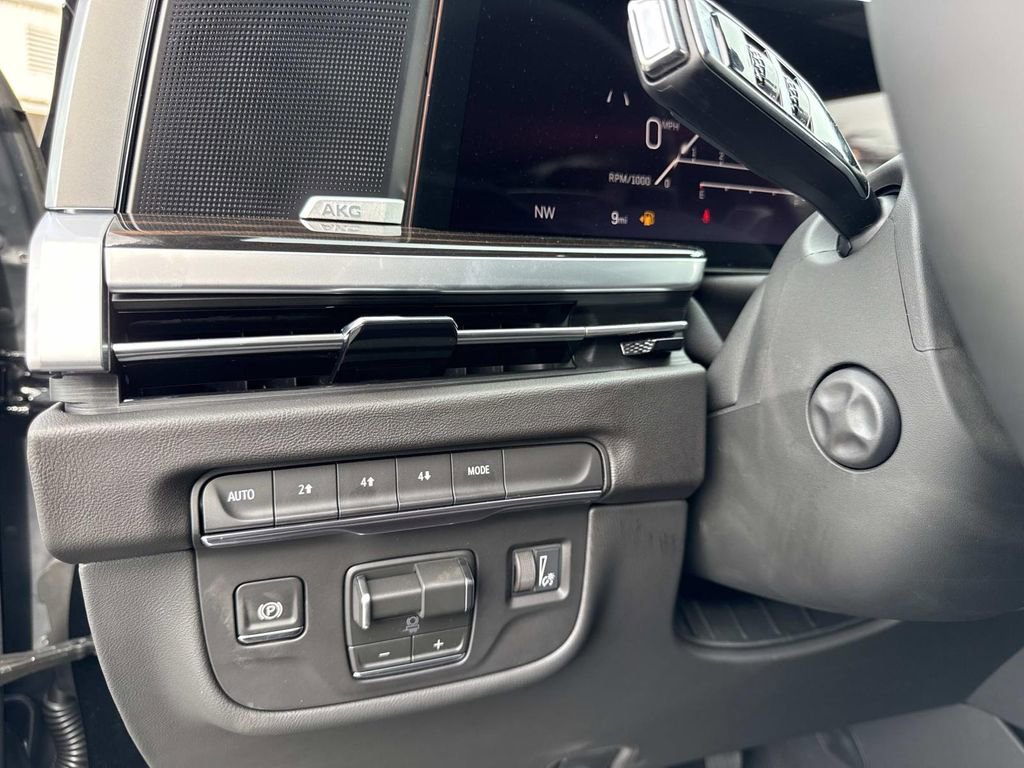 New 2026 Cadillac Escalade Luxury w/ LPO, Floor Liner Package image 31