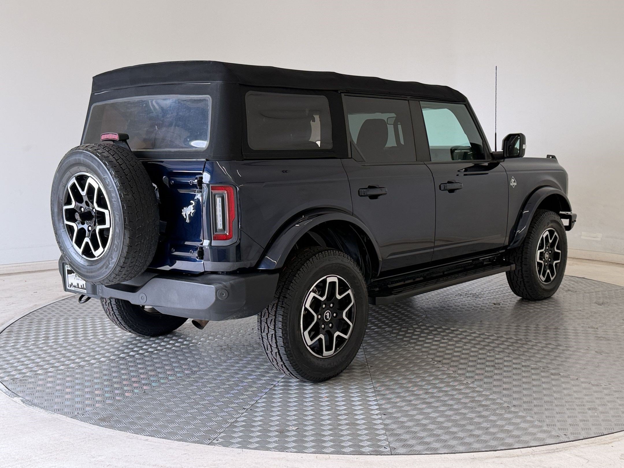 Used 2021 Ford Bronco Outer Banks AWD/4WD image 9