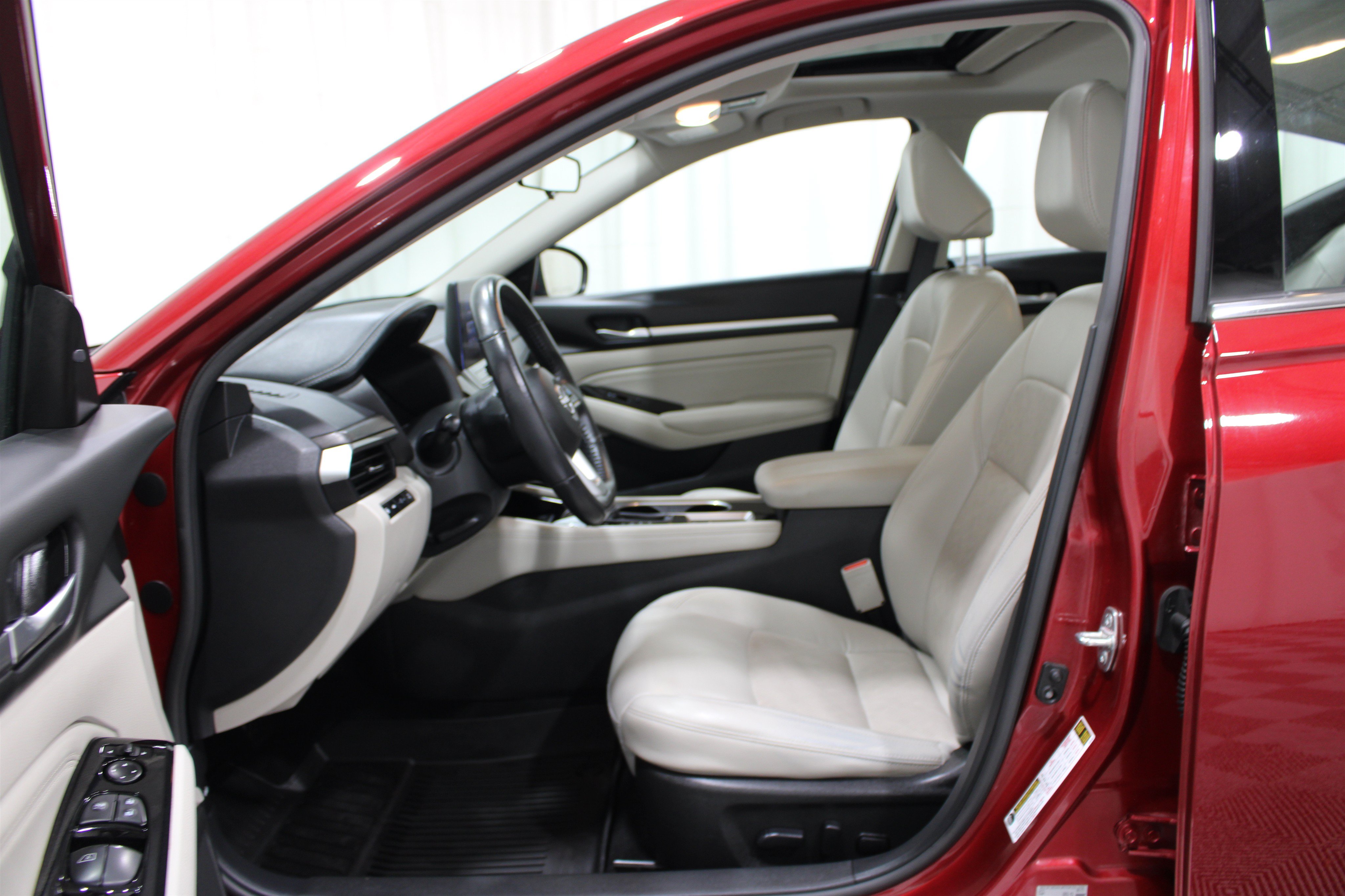 Used 2023 Nissan Altima 2.5 SL FWD image 3