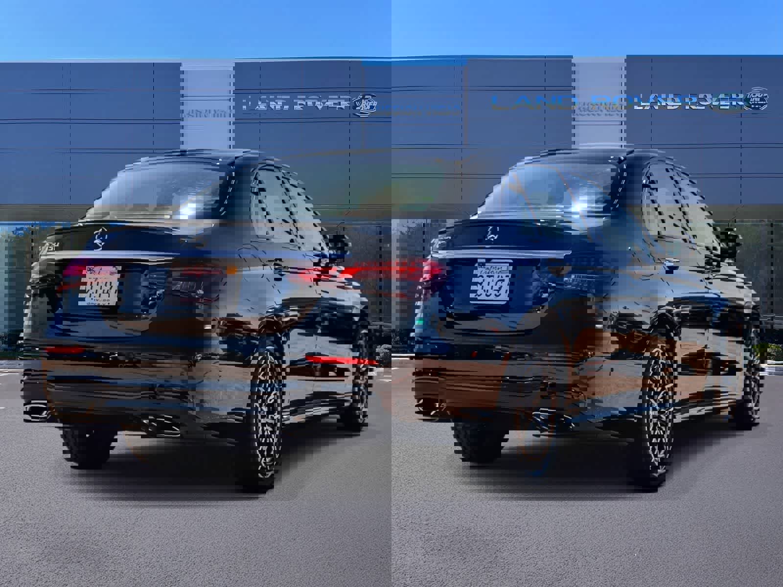 Used 2021 Mercedes-Benz E 350 Sedan image 4