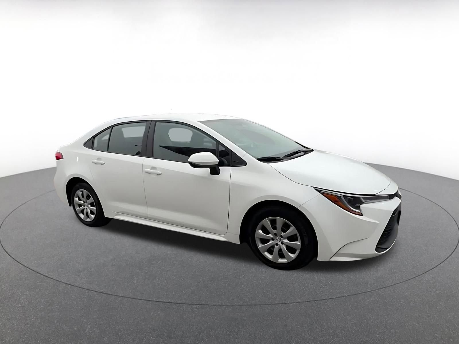 Used 2025 Toyota Corolla LE video 2