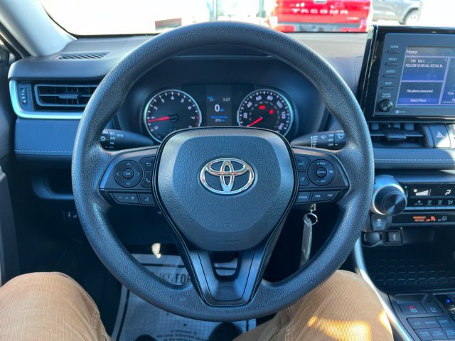 Used 2022 Toyota RAV4 LE AWD/4WD image 16