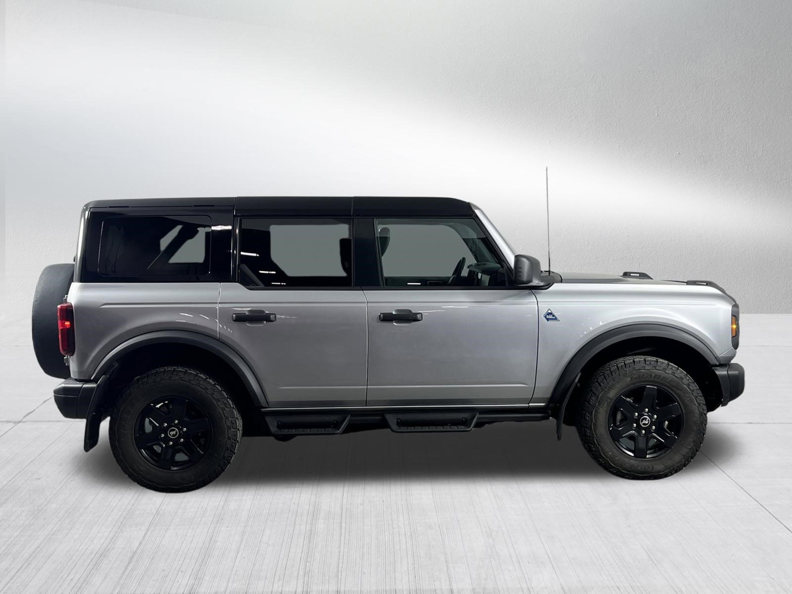 Used 2024 Ford Bronco Black Diamond image 8