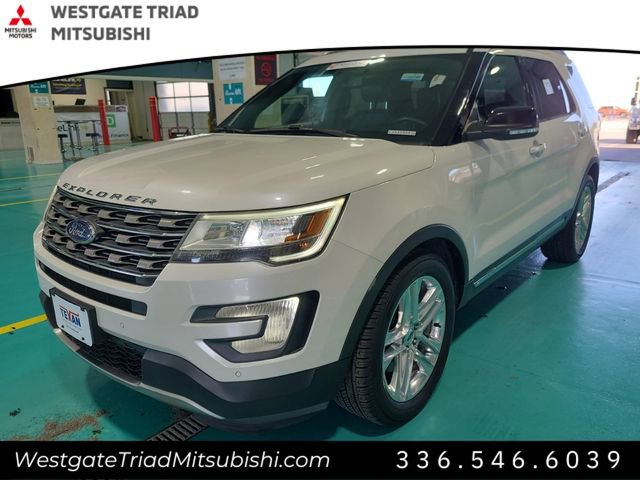 Used 2017 Ford Explorer XLT w/ Equipment Group 202A image 2
