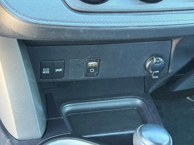 Used 2018 Toyota RAV4 LE w/ All Weather Liner Package image 19