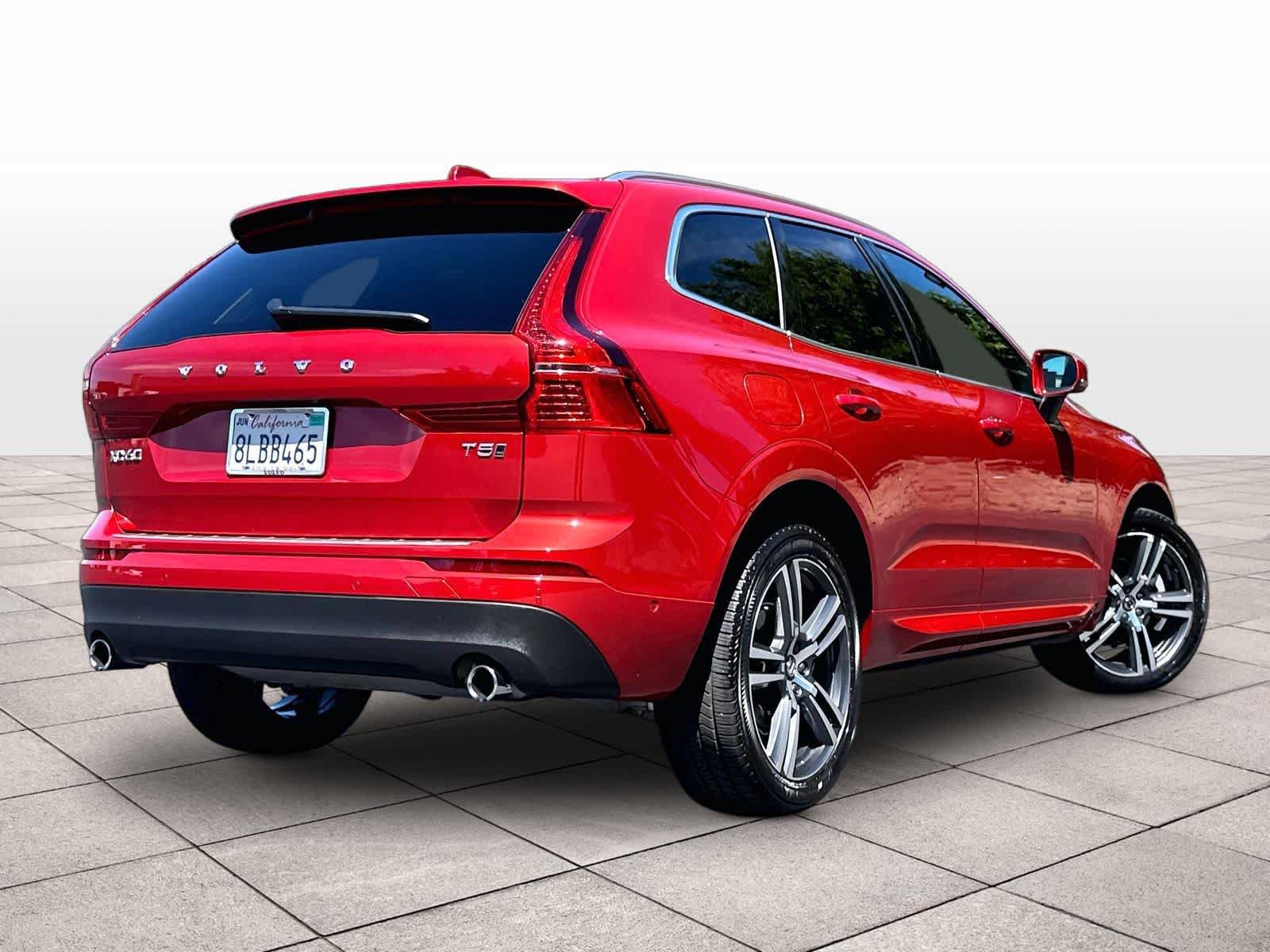 Used 2019 Volvo XC60 T5 Momentum w/ Multimedia Package AWD/4WD image 16