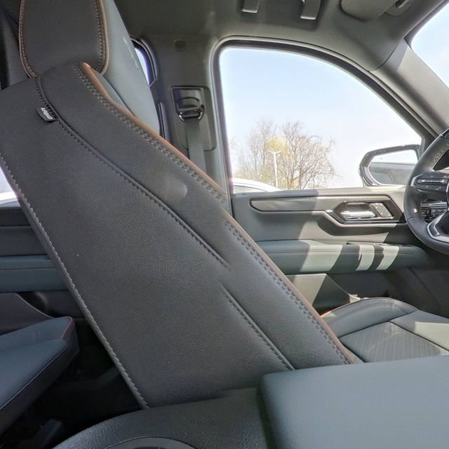 New 2026 GMC Yukon XL AT4 w/ AT4 Premium Plus Package image 31