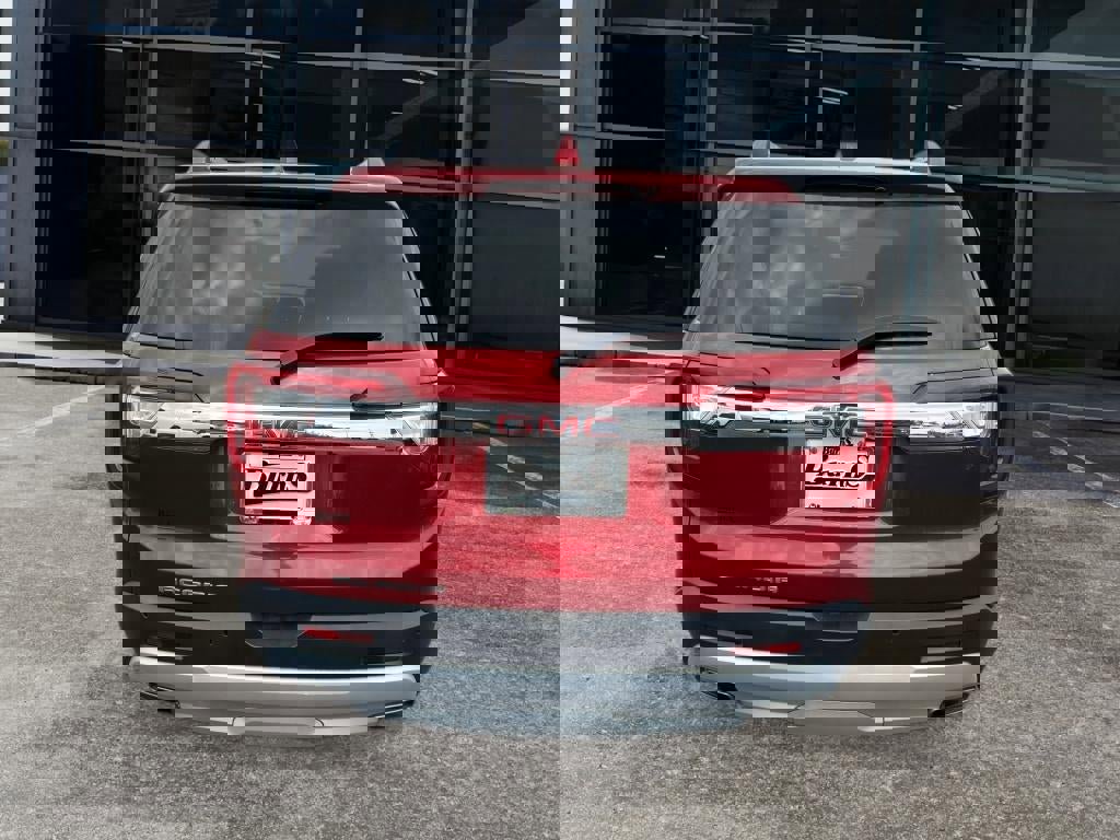 Used 2023 GMC Acadia SLT image 6